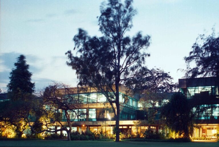 Top 10 Fashion Colleges in India 4 1506343321php6ai5fy