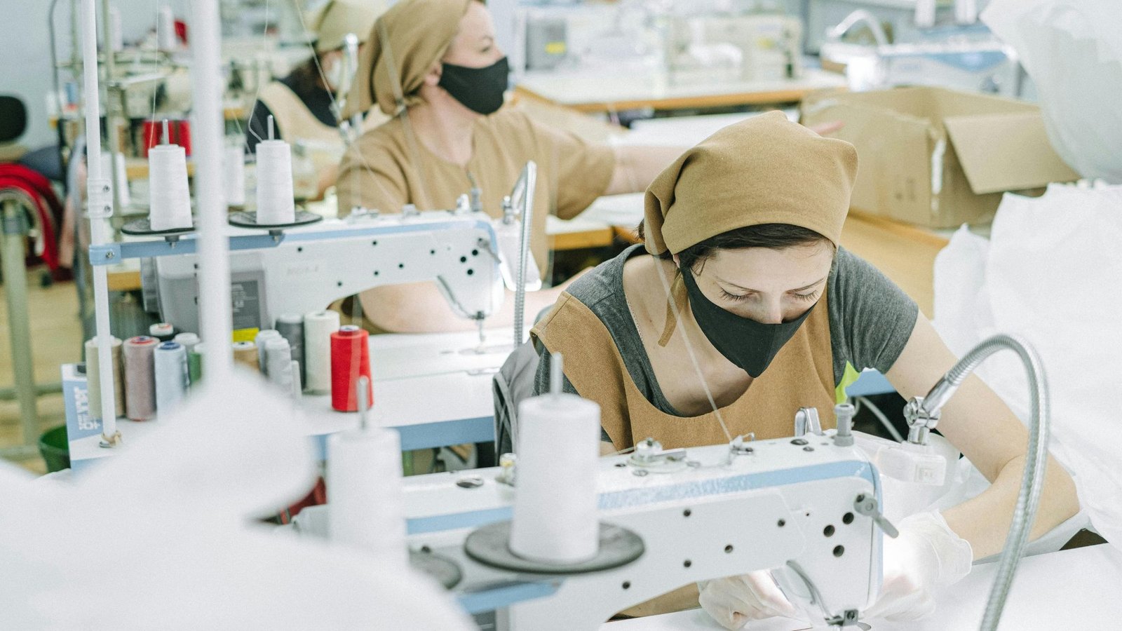 Different Types of Stitches in Garment Manufacturing | Top 10 Low MOQ Garment Manufacturers in the USA